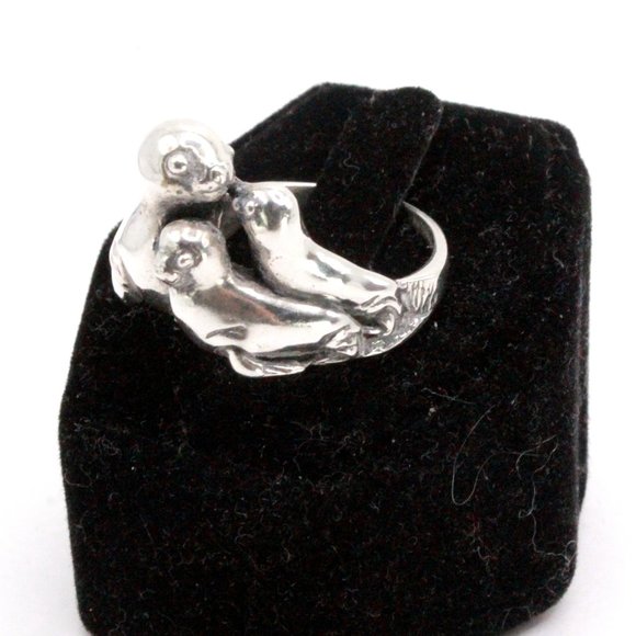 Contemporary Modern Sterling Silver Sea Lions Mom & Pups Ring - Picture 8 of 12